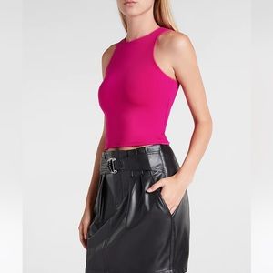 Express body contour tank